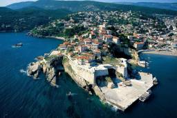 Будва - головний морський курорт регіону. В цьому місті Чорногорія постає в усій своїй красі та різноманітності.